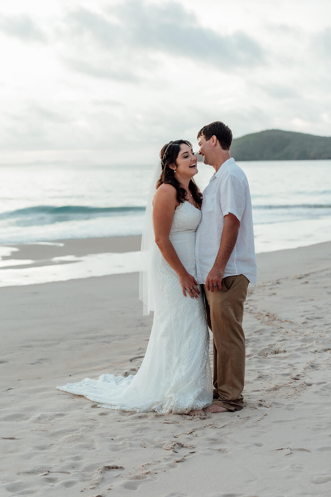 Jasmin & Tom on a beach